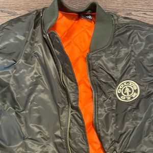 Golds gym bomber